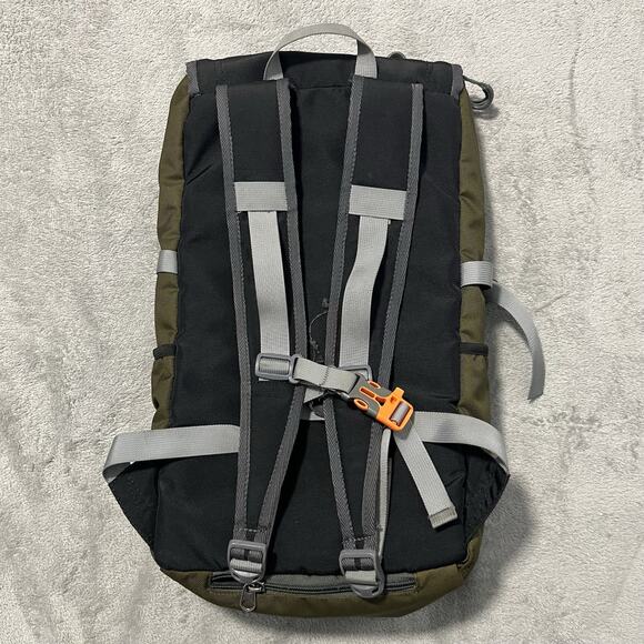 The North Face Backpack M Green Laptop Commuter Bookbag - Picture 2 of 11